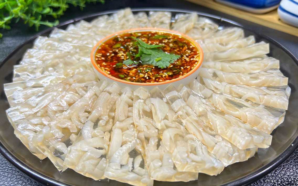 全自動(dòng)皮凍灌裝封口機(jī)，賦能傳統(tǒng)美食規(guī)?；a(chǎn)