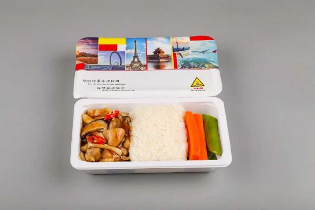 專業(yè)定制：呂工機(jī)械航空餐盒封口機(jī)，賦能中央廚房自動(dòng)化升級(jí)